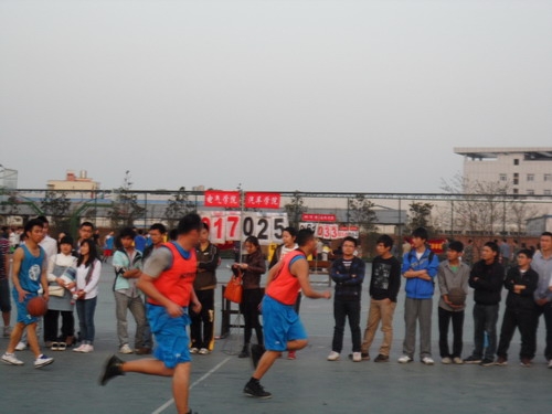 必赢3003no1线路检测中心篮球赛交通与汽车工程学院再次获胜3.jpg