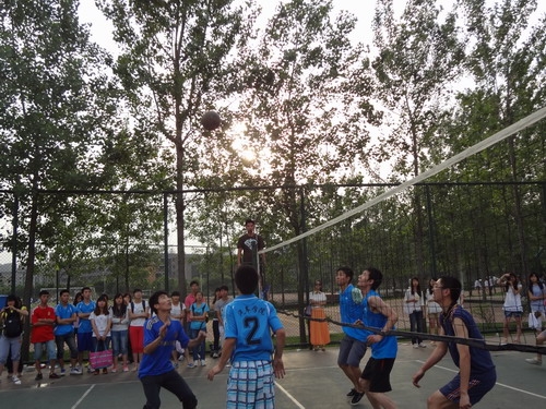 必赢3003no1线路检测中心男排冠亚之争：汽车VS电气2.jpg